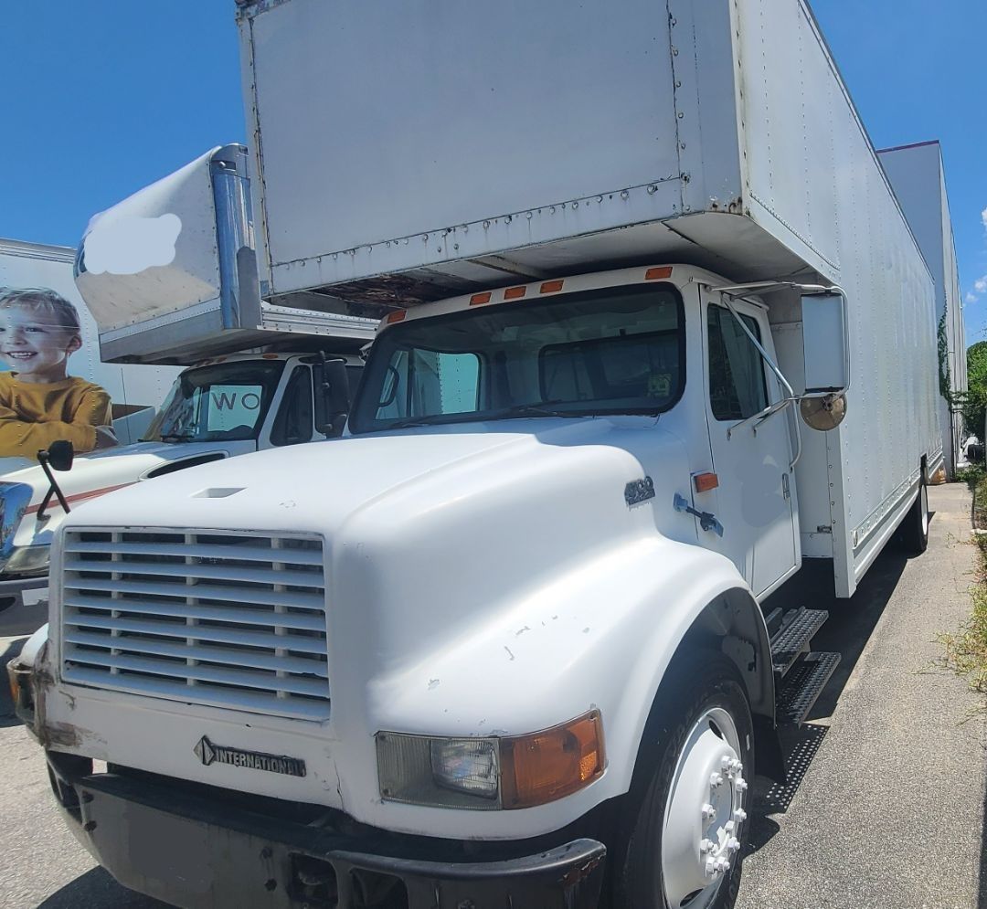 2000 INTERNATIONAL Navistar 4700 - Image 2